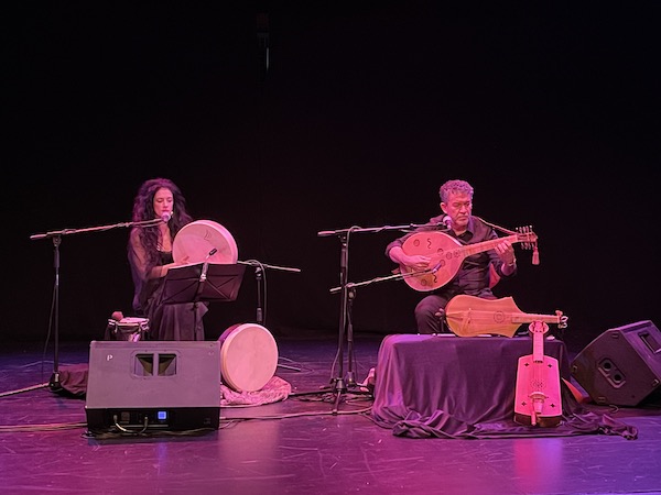 Lee más sobre el artículo “Judíos, Moros y Cristianos en la España Medieval” cautivó al público onubense en el OCIb 2025