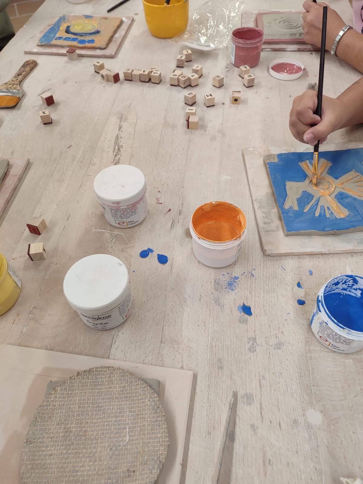 En este momento estás viendo Las actividades del V OCIb Infantil continúan este viernes con el taller “Co7ores”